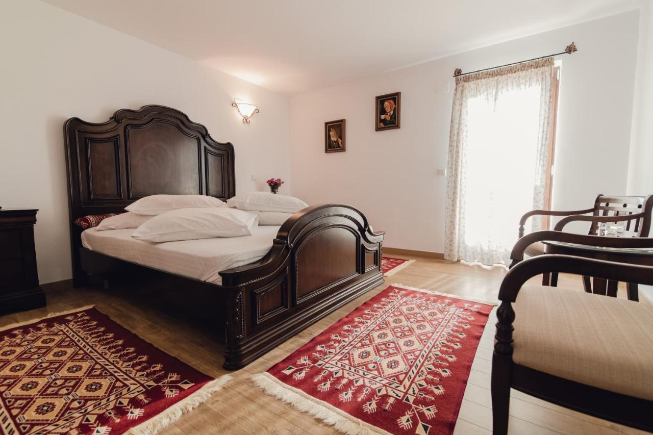 Complex Transalpina Hotel Aninisu din Vale Eksteriør billede